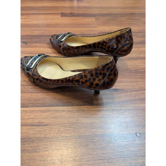 Cole Haan Patent Leather Kitten Heel Pumps- Size 8.5 B Leopard Print Gold Buckle - Picture 4 of 8